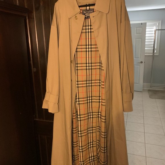 BURBERRY Car Trench Coat *Iconic, Luxury Fashion* - Picture 2 of 8